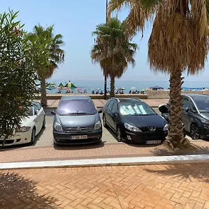 Beachfront Two-bedroom In , Fuengirola España